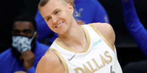 Beitragsbild des Blogbeitrags NBA: “Richtiger Weg”: Doncic und Porzingis begeistern bei Mavs-“Kissenschlacht”