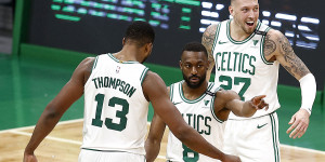 Beitragsbild des Blogbeitrags NBA: Theis glänzt bei Celtics-Sieg – kuriose Trikotpanne in Oklahoma City