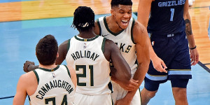 Beitragsbild des Blogbeitrags NBA: Holiday-Winner rettet Bucks in wilder Schlussphase – nächste Lillard-Show 