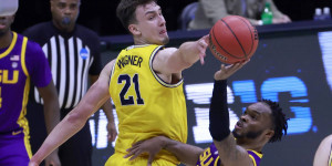 Beitragsbild des Blogbeitrags NCAA March Madness: Wagner dreht spät auf! Michigan weiter 