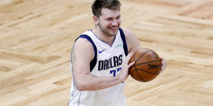 Beitragsbild des Blogbeitrags NBA: Luka hat Spaß! Mavericks-Defense überragt ohne Carlisle gegen Knicks