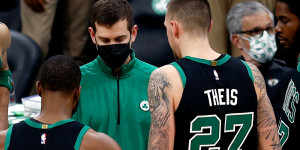 Beitragsbild des Blogbeitrags NBA: Celtics-Coach Stevens trauert Theis nach