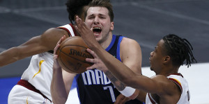 Beitragsbild des Blogbeitrags NBA: Lockerer Mavs-Sieg: Meilenstein für Luka! 