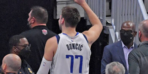 Beitragsbild des Blogbeitrags NBA: Ejection für Doncic nach Schlag in Mavs-Blowout – Rozier mit Career-High