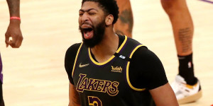 Beitragsbild des Blogbeitrags NBA: AD zerlegt Phoenix mit Season-High! Comeback der Suns kommt zu spät 