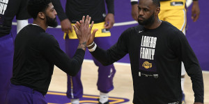 Beitragsbild des Blogbeitrags NBA: LeBron wechselt seine Trikotnummer