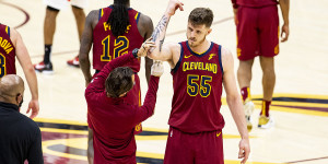 Beitragsbild des Blogbeitrags NBA: Hartenstein will auf Spieleroption verzichten