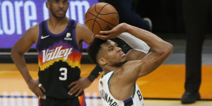 Beitragsbild des Blogbeitrags NBA: Bucks trotz Rückstand gelassen – CP3 nennt Spiel 3 “Must-Win” 
