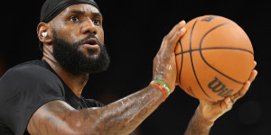 Beitragsbild des Blogbeitrags NBA: LeBron durchbricht nächste Schallmauer – Curry staunt