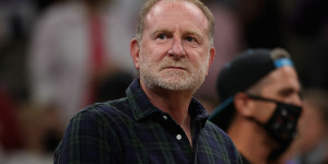 Beitragsbild des Blogbeitrags NBA: Suns droht Rassismus- & Sexismus-Skandal