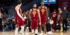 Beitragsbild des Blogbeitrags The Huddle: Tops und Flops des NBA-Saisonstarts 