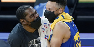 Beitragsbild des Blogbeitrags NBA: MVP-Ranking: Historischer Jokic, bester KD ever – doch einer tanzt sie alle aus
