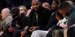 Beitragsbild des Blogbeitrags NBA: Nach Kritik: LeBron nimmt Coach in Schutz