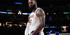 Beitragsbild des Blogbeitrags NBA: Block-Show und Monster-Performance von LeBron! Lakers überrollen Magic