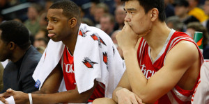 Beitragsbild des Blogbeitrags NBA: “Unglaubliche Serie” mit bitterem Ende: Die legendären McGrady-Ming-Rockets