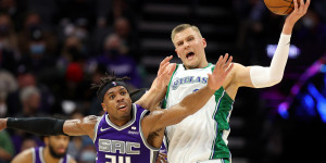Beitragsbild des Blogbeitrags NBA: Buzzer-Beater! Bittere Pleite für die Mavs – Celtics erleben Horror-Abend 