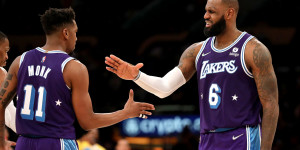 Beitragsbild des Blogbeitrags NBA: LeBron auf Birds Spuren bei Lakers-Sieg – Mavs nehmen Revanche