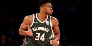 Beitragsbild des Blogbeitrags NBA: Giannis mit Triple-Double, Curry eiskalt! Bucks demolieren Golden State 