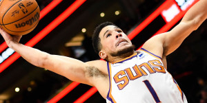 Beitragsbild des Blogbeitrags NBA: Booker glänzt im Topspiel – Point Franz kratzt am Double-Double