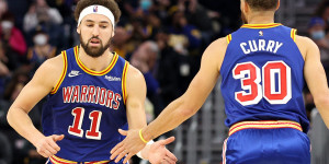 Beitragsbild des Blogbeitrags NBA: Klay-Dagger sichert Warriors den Sieg – Heat und Suns dominant 