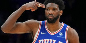 Beitragsbild des Blogbeitrags NBA: RudNBA: Embiid stichelt gegen Simmons – und reicht die Hand