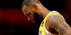 Beitragsbild des Blogbeitrags NBA: Lakers-Machtkämpfe: Wenn selbst ein LeBron-Trade nicht mehr undenkbar ist 