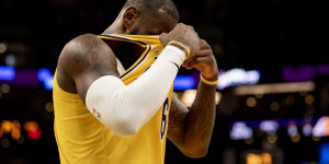 Beitragsbild des Blogbeitrags NBA: Lakers-Debakel! LeBron und Co. gehen im Pfeifkonzert unter