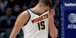 Beitragsbild des Blogbeitrags NBA: Frust! Nuggets brechen gegen Raptors ein – Jazz-Guard explodiert 