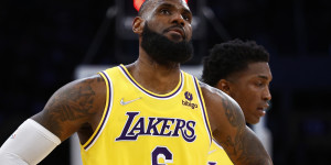Beitragsbild des Blogbeitrags NBA: “Habe keine Antwort”: Lakers ratlos – LeBron gefrustet 
