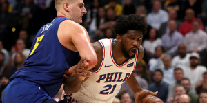 Beitragsbild des Blogbeitrags NBA: Jokic zaubert, Rookie fängt Feuer! Nuggets schlagen Sixers im MVP-Clash