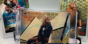Beitragsbild des Blogbeitrags Big Bang Theory: The WWE Superfractor Market is Exploding Thanks to Some Big Sales (and Some Smaller Ones Too)