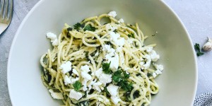 Beitragsbild des Blogbeitrags Pasta Spinacchi mit Frischkäse – One Pot 