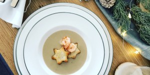 Beitragsbild des Blogbeitrags Maronisuppe mit Sterncroutons und Garnelen