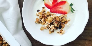 Beitragsbild des Blogbeitrags Honig Mandel Granola 