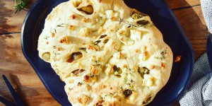 Beitragsbild des Blogbeitrags Grillbrot mit Oliven und Fetakäse