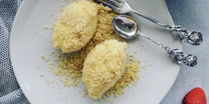 Beitragsbild des Blogbeitrags Topfennockerl mit Erdbeersauce