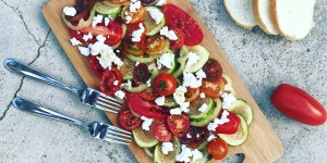 Beitragsbild des Blogbeitrags Tomaten Feigen Salat mit Ricotta
