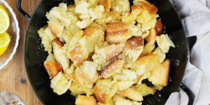 Beitragsbild des Blogbeitrags Kaiserschmarren aus dem Backofen mit Zwetschgenröster