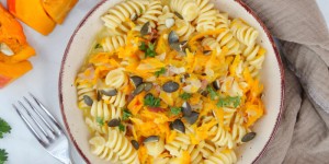 Beitragsbild des Blogbeitrags Kürbisnudeln – One Pot