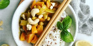 Beitragsbild des Blogbeitrags Kürbis Kichererbsen Curry 