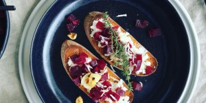 Beitragsbild des Blogbeitrags Rote Rüben Bruschetta