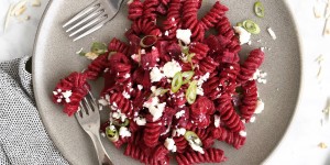 Beitragsbild des Blogbeitrags Roten Rüben Pasta – One Pot