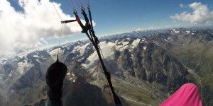 Beitragsbild des Blogbeitrags Ein Streckenflug über die Stubaier Alpen 