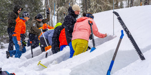 Beitragsbild des Blogbeitrags Schnee & Lawinenkunde – Spezialkurs | Termine Winter 2023/2024