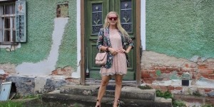 Beitragsbild des Blogbeitrags Trend Blumenprint Blazer 