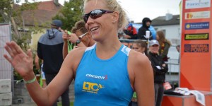 Beitragsbild des Blogbeitrags Wihlidal siegt bei klassischem Podersdorf Wetter über Olympische Distanz 