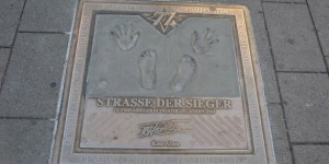 Beitragsbild des Blogbeitrags Ersteigere Kate Allen auf der Strasse der Sieger