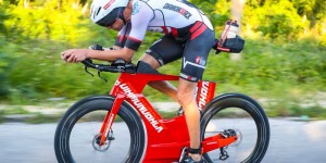 Beitragsbild des Blogbeitrags Weiss bei IRONMAN 70.3 Campeche auf Rang Zwei 