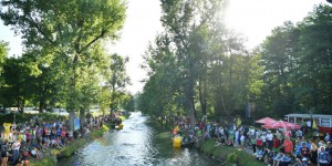 Beitragsbild des Blogbeitrags IRONMAN Austria: Die besten Bilder der Schwimmstrecke 