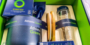 Beitragsbild des Blogbeitrags Lesertester für Athletic Greens gesucht 